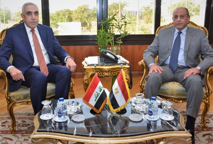 وزارة الطيران المدني: وزير الطيران يلتقى السفير العراقى بالقاهرة لبحث التعاون المشترك فى 69424