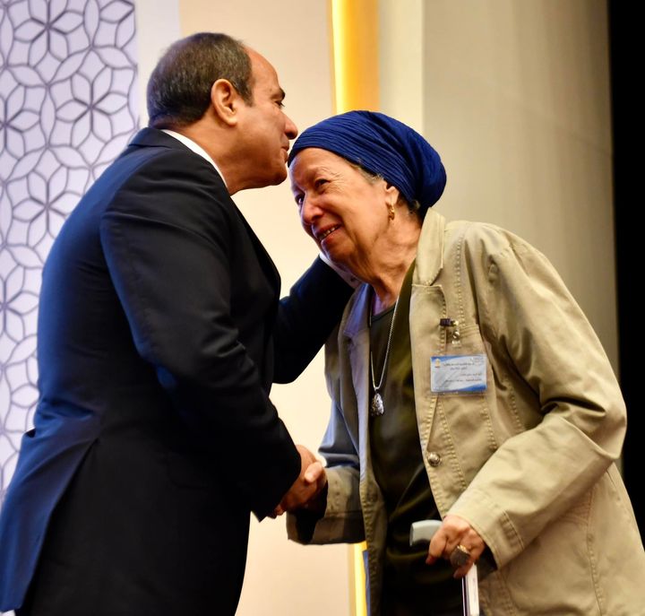 السيد الرئيس عبد الفتاح السيسى، حرص على تقديم التحية إلى أسر أبطال حرب أكتوبر المجيدةPhotos from ‎المتحدث الرسمي 76702