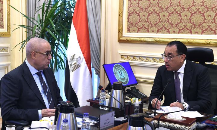 الحكومة تستعد لطرح عدد من قطع الأراضي والوحدات السكنية للمصريين في الخارج التقى الدكتور مصطفى 90263