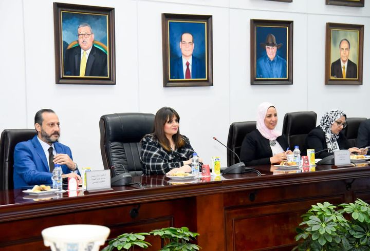 وزيرا الهجرة والسياحة يبحثان سبل التعاون للترويج سياحيا لمصر بالخارج وزيرة الهجرة: نستهدف جذب المستثمرين 92392