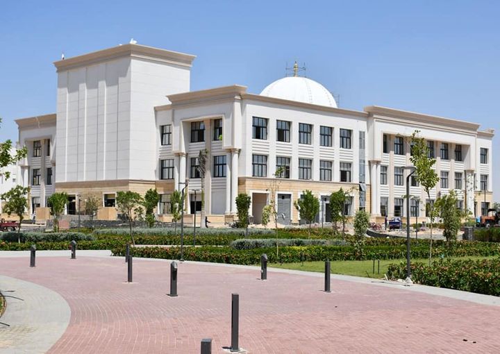 وزير التعليم العالى يستعرض تقريرًا حول تنظيم الأسبوع التعريفي لجامعة الإسماعيلية الجديدة الأهلية استعرض 96022