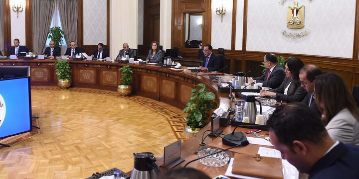 رئيس الوزراء يتابع مستجدات طرح حصص في بعض الفنادق أمام المستثمرين عقد الدكتور مصطفى مدبولي، رئيس مجلس 97813