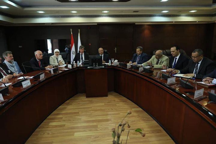 وزارة النقل: وزير النقل يستعرض مع السفير البلجيكي بالقاهرة ووفد من كبريات الشركات البلجيكية 98524