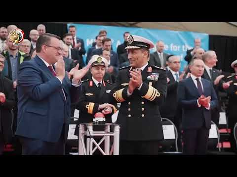 (MEKO A-200) قائد القوات البحرية يرفع العلم المصرى على الفرقاطة " العزيز " طراز hqdefaul 76