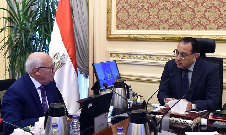 رئيس الوزراء يتابع الموقف التنفيذي لعدد من المشروعات بمحافظة بورسعيد التقى الدكتور مصطفى مدبولي، رئيس 14622