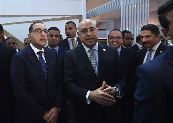 خلال افتتاح جناح وزارة الإسكان ضمن فعاليات مؤتمر تغير المناخ COP27: وزير الإسكان يستعرض مجهودات الوزارة في 25337