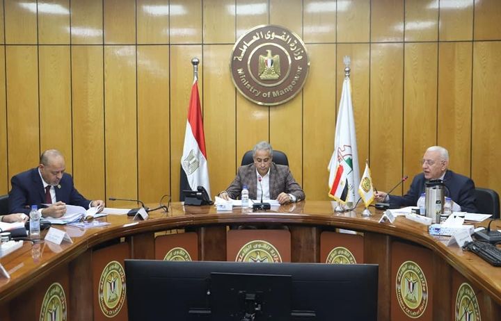 وزارة القوى العاملة: وزير القوى العاملة يرأس مجلس إدارة صندوق الطوارئ 42838