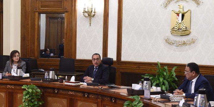 رئيس الوزراء يتابع جهود صندوق مصر السيادى لجذب الاستثمارات الأجنبية عقد الدكتور مصطفى مدبولي، رئيس مجلس 52030