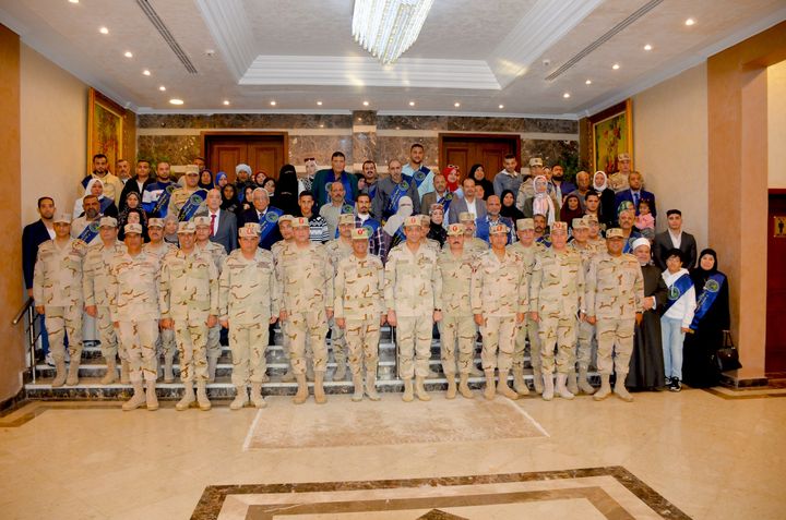 المتحدث العسكرى خير أجناد الأرض : المنطقة المركزية العسكرية تنظم إحتفالية لتكريم أسر الشهداء ومصابى العمليات 55143