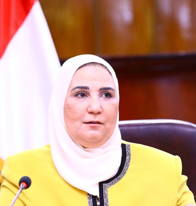 وزارة التضامن الاجتماعي: وزيرة التضامن الاجتماعي تتابع حادث انقلاب أتوبيس بترعة المنصورية 57433