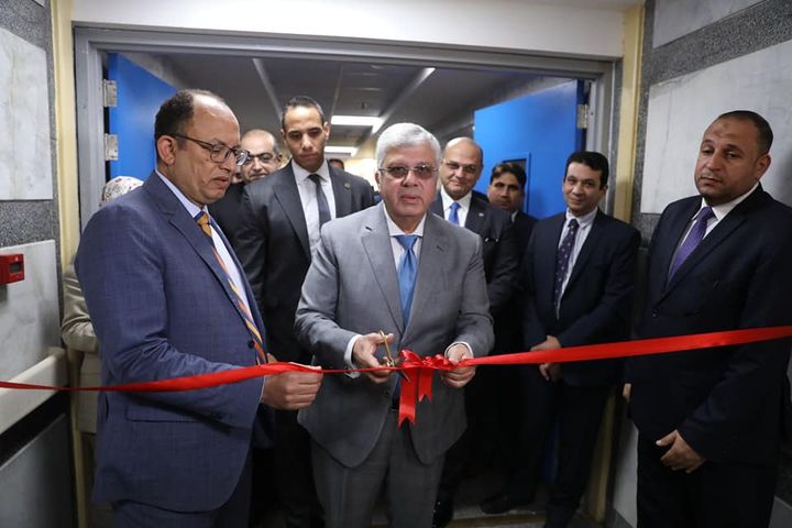وزارة التعليم العالي والبحث العلمي: وزير التعليم العالي ورئيس جامعة حلوان يفتتحان المرحلة 60543