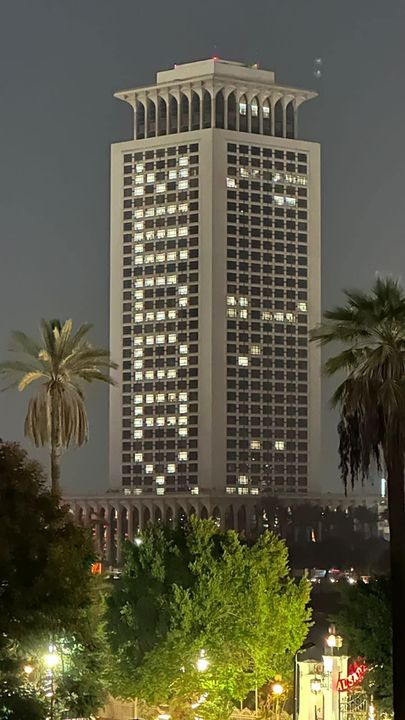 وزارة الخارجية تضيء مبناها احتفالاً بيوم المتوسط أضاءت وزارة الخارجية المصرية مبناها ليلاً 71713