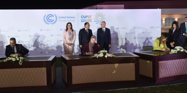 على هامش فعاليات مؤتمر المناخ COP27 بشرم الشيخ: رئيس الوزراء يشهد توقيع مذكرة تفاهم بشأن إنشاء مجلس الأعمال 72893