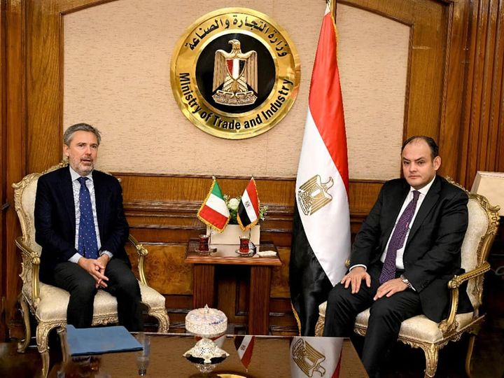 وزارة التجارة والصناعة: وزير التجارة والصناعة يبحث مع سفير إيطاليا بالقاهرة تنمية العلاقات 78735