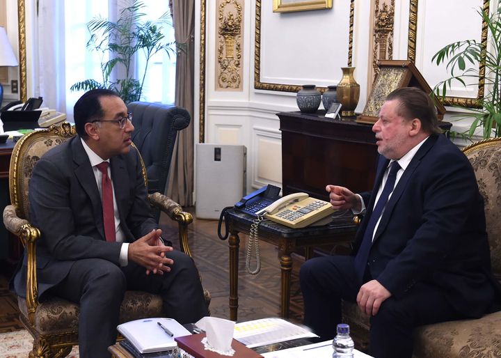 رئيس الوزراء يلتقي محافظ البنك المركزي لمتابعة عدد من الملفات التقى الدكتور مصطفى مدبولي، رئيس مجلس 88514