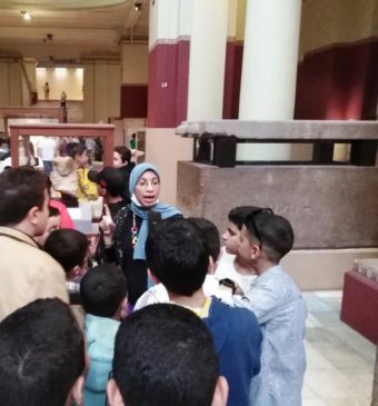 المتحف المصري جولات ارشادية تلقى الضوء على جوانب تاريخ المصري القديم جولة لمعهد ايتاى البارود المرحلة FhMLOSSXEAAWqdz