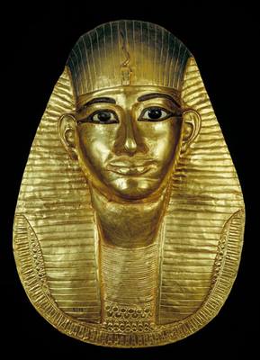 المتحف المصري قناع الملك آمون إم أوبى من الذهب والكارتوناج- عصر الانتقال الثالث، الأسرة الواحد والعشرون، FiGJE4 WAAEmLk5