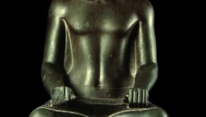 المتحف المصري 
تمثال للوزير نس- با -كا -شو -تي 
العصر المتأخر  الآسرة السادسة والعشرين رقم سجل عام 36665 
يمثل