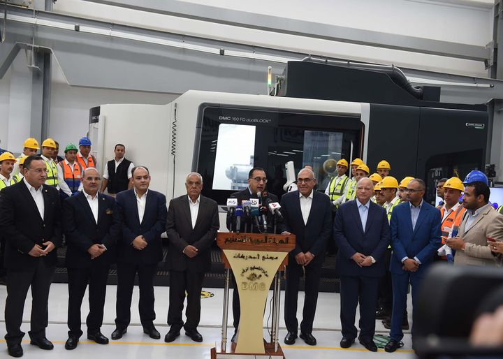 في مؤتمر صحفي عقب افتتاح مركز التصنيع الرقمي : رئيس الوزراء: هذا المركز شديد الأهمية لتعميق وتوطين الصناعة 20127