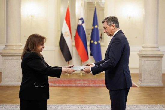 السفيرة المصرية الجديدة لدى سلوفينيا تقدم أوراق اعتمادها لرئيس جمهورية سلوفينيا قدمت السفيرة نهلة 26736