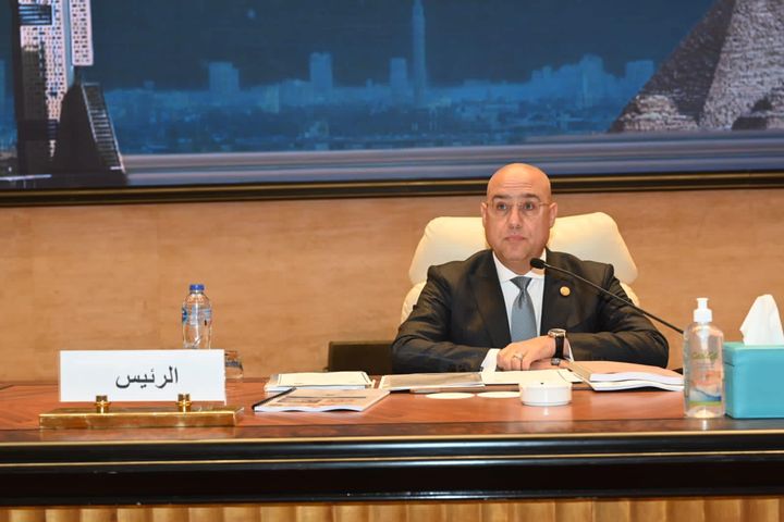 وزير الإسكان يتسلم رئاسة الدورة الـ39 لمجلس وزراء الإسكان والتعمير العرب من السفير الأردنى بمصر نيابة عن وزير 26991