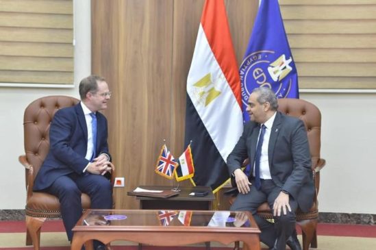 هيئة الدواء المصرية: رئيس هيئة الدواء المصرية يستقبل السفير البريطاني بالقاهرة 32008