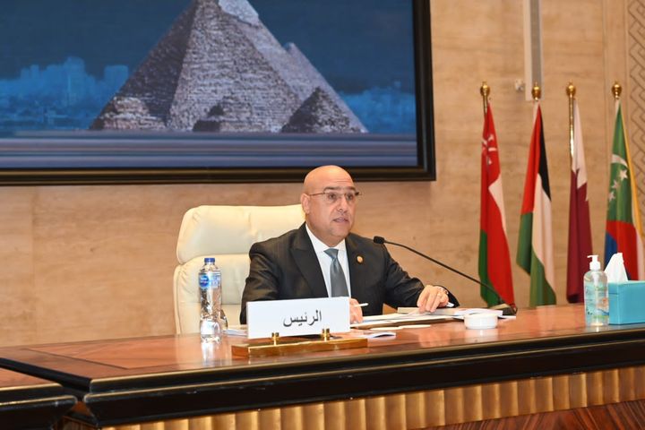 وزارة الإسكان والمرافق والمجتمعات العمرانية: وزير الإسكان يتسلم رئاسة الدورة الـ39 لمجلس 38616