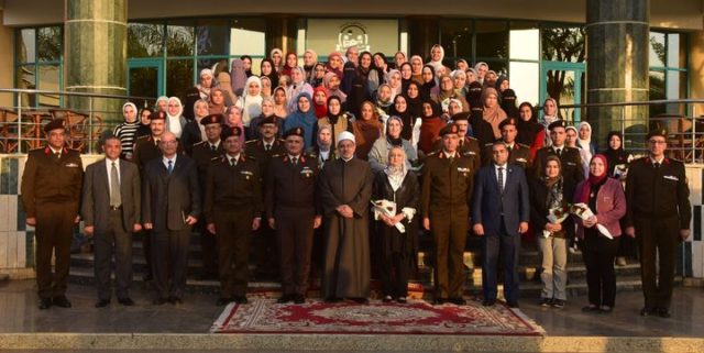 المتحدث العسكرى خير أجناد الأرض : القوات المسلحة تنظم زيارة لوفد من جامعة الأزهر للمعامل الرئيسية لإدارة 42361