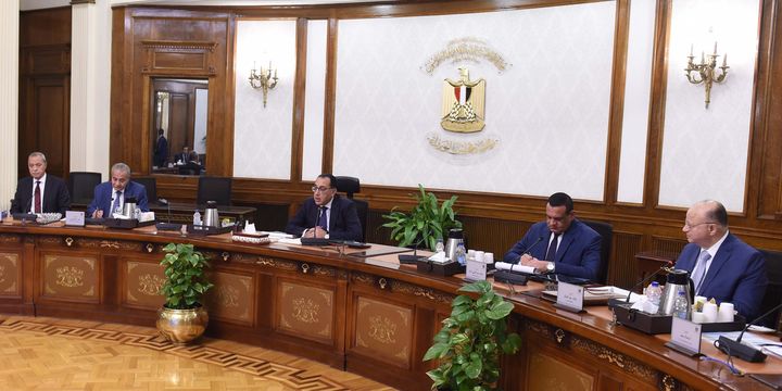 فى اجتماع مجلس المحافظين برئاسته: رئيس الوزراء يكلف بالتعامل بمنتهى الحسم مع أى محاولة لتعطيش الأسواق أو 85151