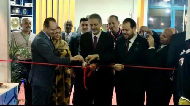 سفير جمهورية مصر العربية لدي السودان يفتتح الجناح المصري بمعرض الخرطوم الدولي  12355