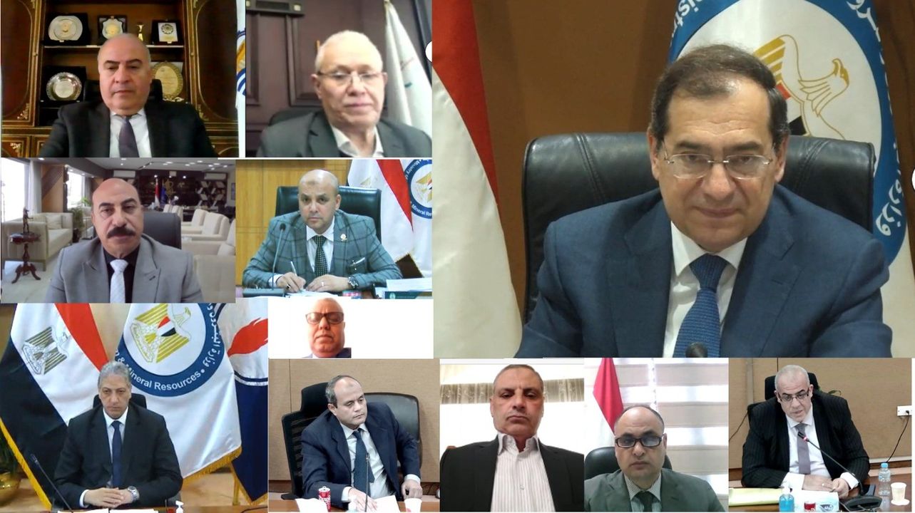 وزارة البترول والثروة المعدنية: اعتماد الموازنة التخطيطية لشركة جنوب الوادى المصرية القابضة 21233