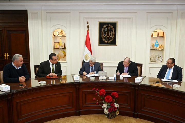 الإسكان: توقيع اتفاقية تعاون لإدارة وتشغيل مواقف انتظار السيارات بالمدن الجديدة بين المجتمعات العمرانية 31035