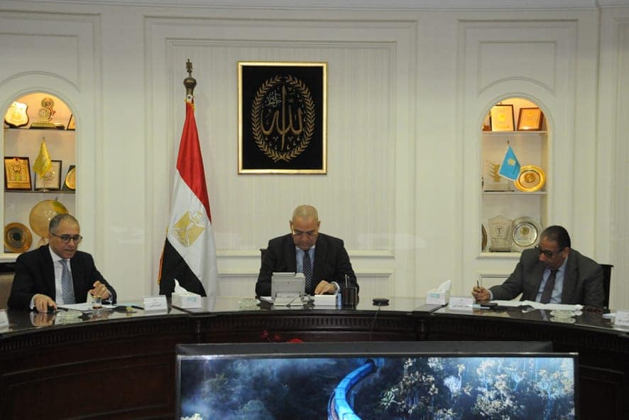 وزارة الإسكان والمرافق والمجتمعات العمرانية: وزير الإسكان يلتقى مسئولى مجلس العقار المصري 33740