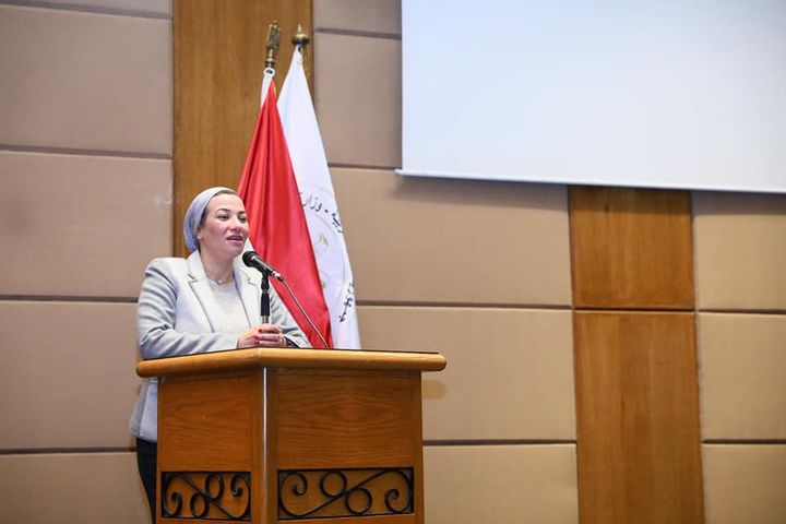 وزارة البيئة: وزيرة البيئة تكرم فريق عمل مؤتمر المناخ COP27 تقديرا لدورهم الفاعل في إنجاح 34047