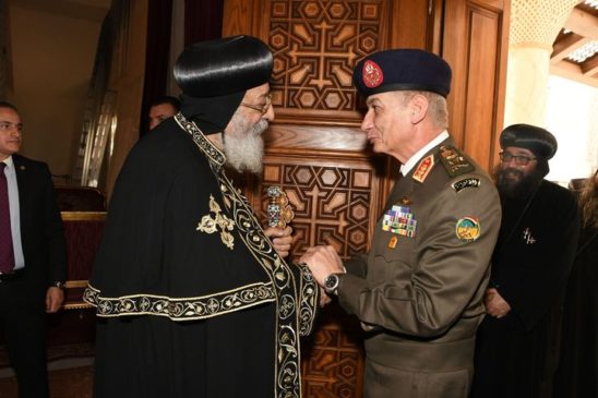 المتحدث العسكرى : الفريق أول / محمد زكى القائد العام للقوات المسلحة وزير الدفاع والإنتاج الحربى يهنئ البابا / 35859
