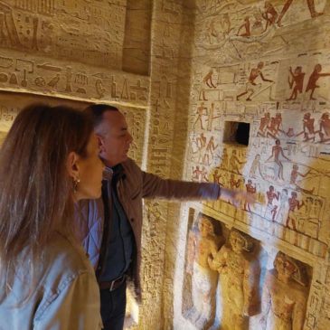 وزارة السياحة والآثار: 14 يناير 2023 - زيارة مدير المكتب الإقليمي لليونسكو لمنطقة آثار سقارة 48362