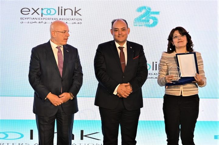 326160305_1304700343436621_2156097099589