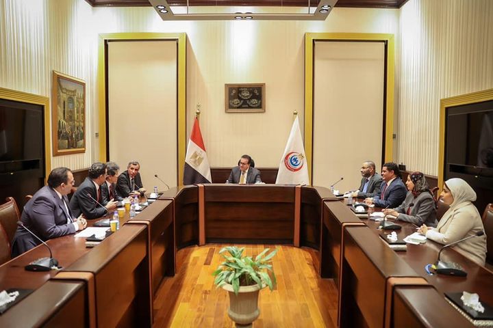 وزارة الصحة والسكان: وزير الصحة يبحث مع خبير ياباني سبل التعاون وتبادل الخبرات في جراحات 52945