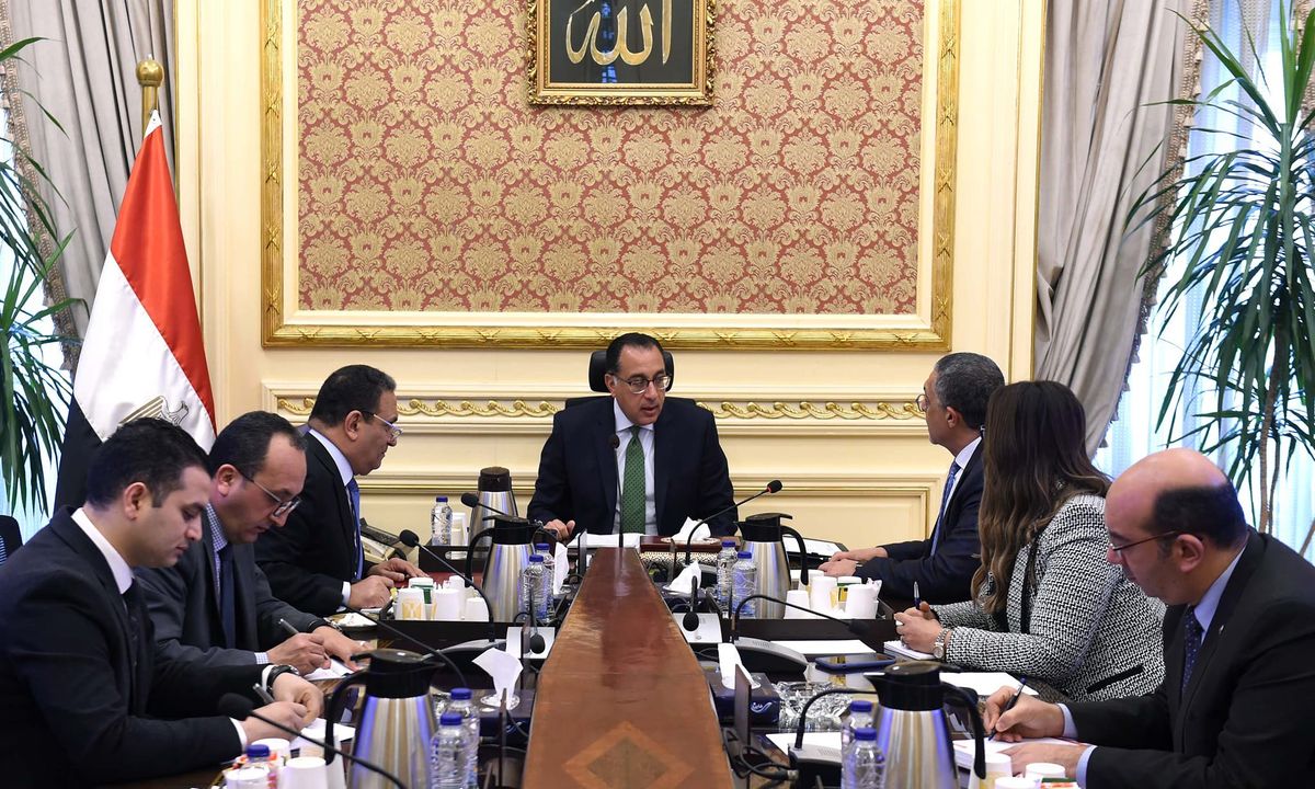 رئيس الوزراء يتابع مع رئيس هيئة الاستثمار جهود دعم وتهيئة مناخ الاستثمار في مصر التقى الدكتور مصطفى 73195