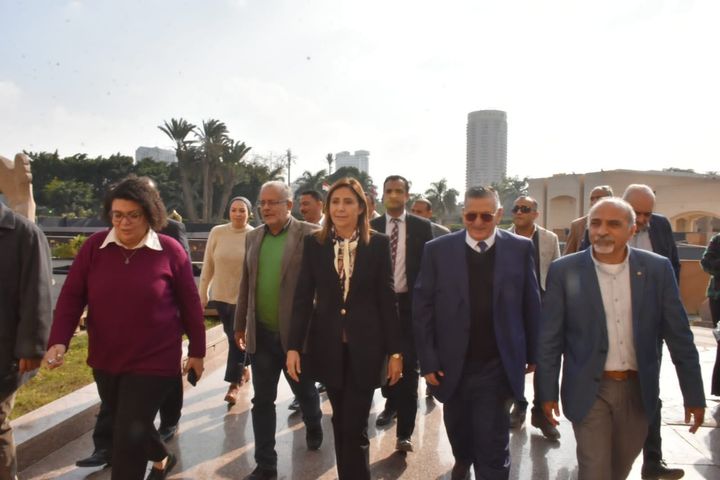 323770416_910815016616739_30433928321422