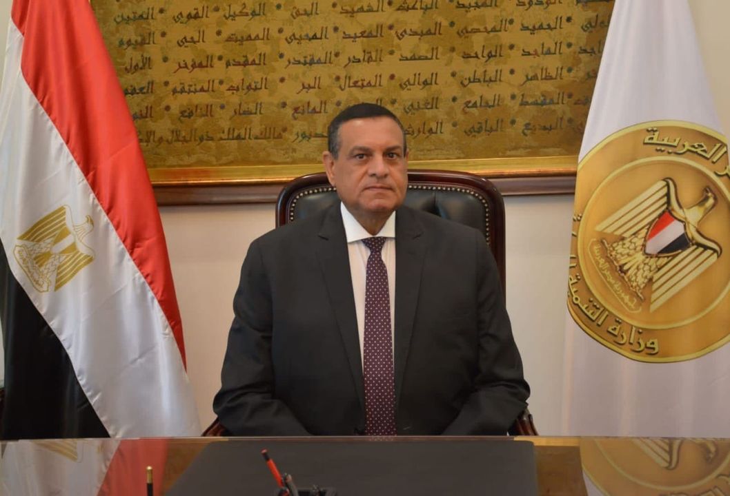 وزارة التنمية المحلية: تنفيذاً للمشروع القومي لتنمية الأسرة المصرية وزير التنمية المحلية 81500
