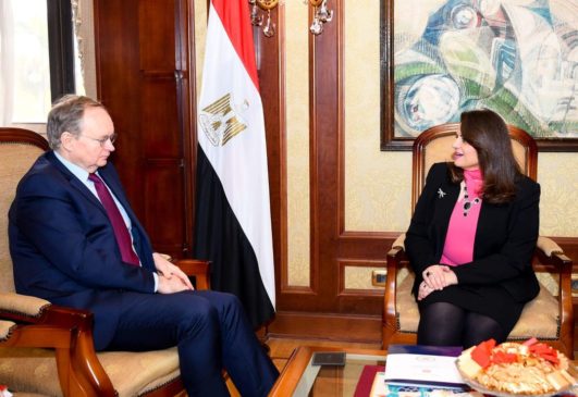 وزيرة الهجرة تستقبل سفير الاتحاد الأوروبي بالقاهرة لبحث سبل التعاون وتبادل الخبرات … السفيرة سها جندي: 97050