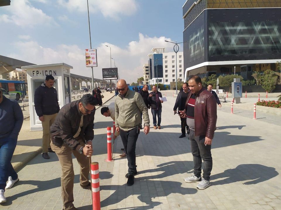 رئيس جهاز مدينة القاهرة الجديدة: حملات مكثفة لرفع الإشغالات وفتح الطرق أمام المارة بالتجمعات الثلاثة 21155