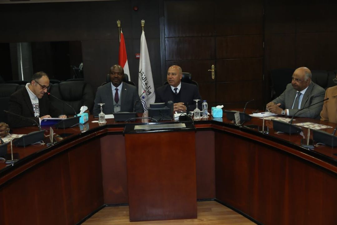 وزارة النقل: وزير النقل يستقبل سفير جنوب إفريقيا لدي القاهرة ووفد برلماني من مقاطعة كوازولو 22114