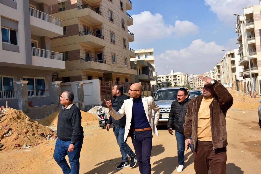 رئيس جهاز القاهرة الجديدة يقوم بجولة تفقدية موسعة في أول يوم بعد توليه رئاسة المدينة الغيطى يؤكد ضرورة 23404