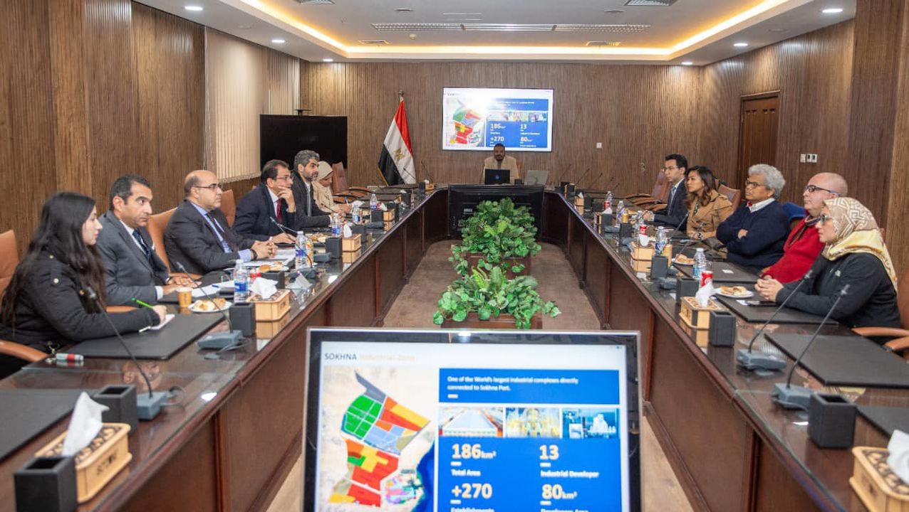 المنطقة الاقتصادية لقناة السويس تستقبل وفد شركة Sime Darby الماليزية لبحث سبل التعاون في صناعات زيت النخيل في 47468