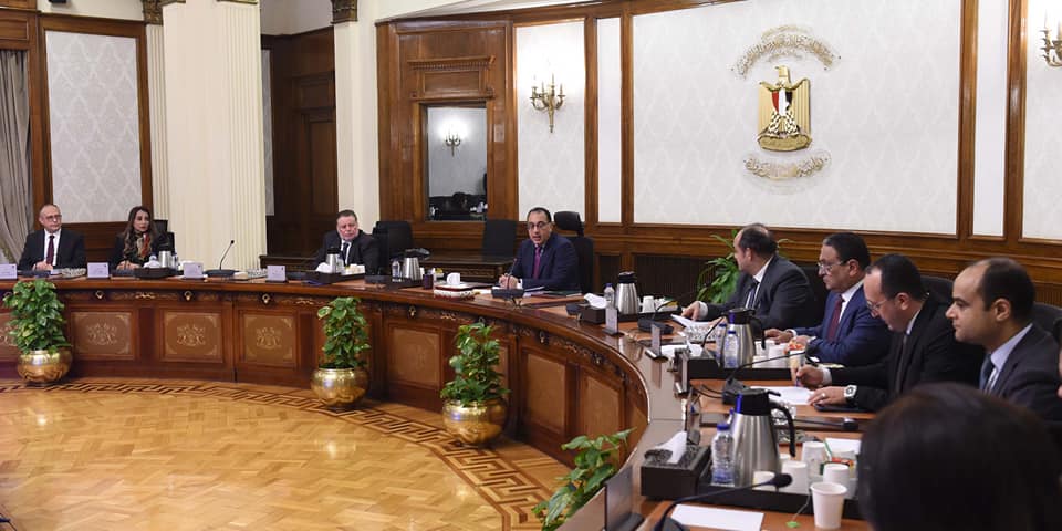 رئيس الوزراء يتابع موقف تطبيق منظومة الشحن المُسبق عقد الدكتور مصطفى مدبولي، رئيس مجلس الوزراء، 63010