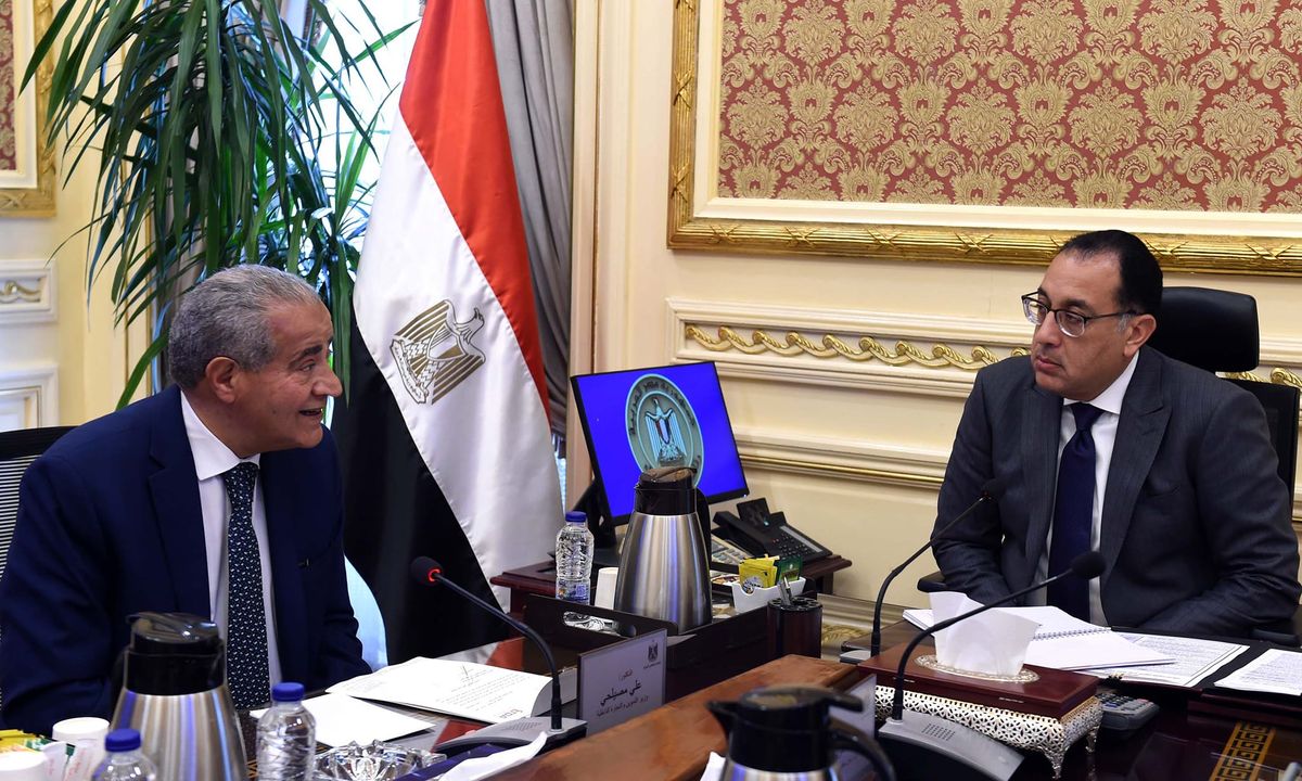 في لقائه مع وزير التموين: رئيس الوزراء يتابع موقف المشروع القومي للمستودعات الإستراتيجية للسلع الأساسية 79917