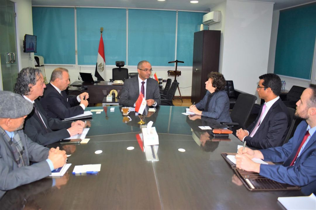 في اجتماعٍ بمقر وزارة الإسكان: نائب وزير الإسكان لـالبنية الأساسية يُوضح لوفد مؤسسة التمويل الأمريكية 93401