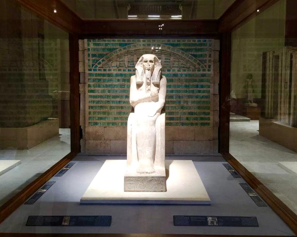 المتحف المصري - عرض جديد لبعض القطع الأثرية بالمتحف المصري تمثال الملك زوسر تم تغيير مكان عرضه ليعرض في Fo3N6oUXwBQs0c4